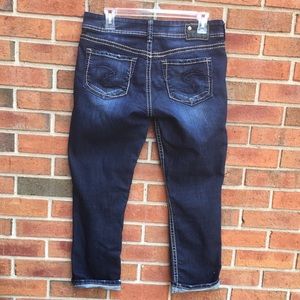 Silver Jeans Suki Capri Dark Wash Cropped Jeans W 29